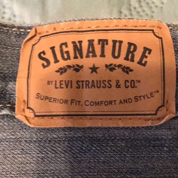 Kids size 8 regular 85 Strauss boot cut signature jeans in wonderful condition - Picture 2 of 7